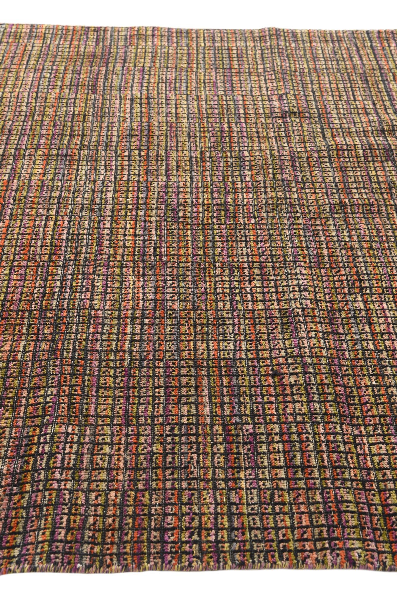 5' 6 x 8' 4 Hand Knotted Darya Wool Rug