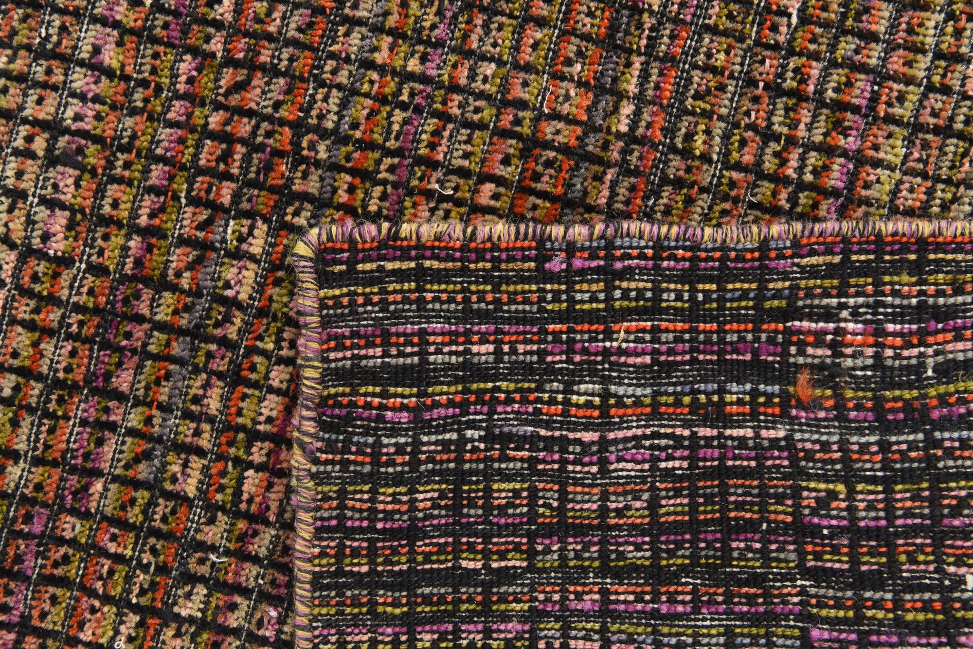 5' 6 x 8' 4 Hand Knotted Darya Wool Rug