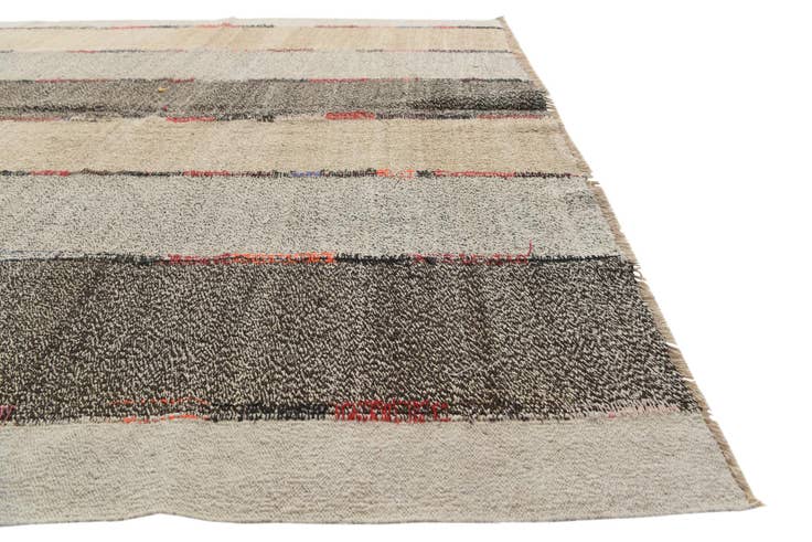 Detail image of 7' x 9' 4 Hand Woven Darya Wool Rug