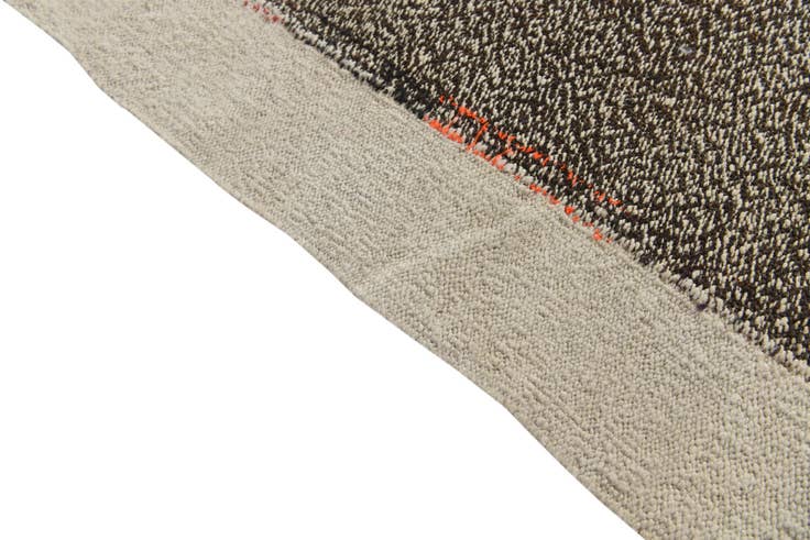 Detail image of 7' x 9' 4 Hand Woven Darya Wool Rug