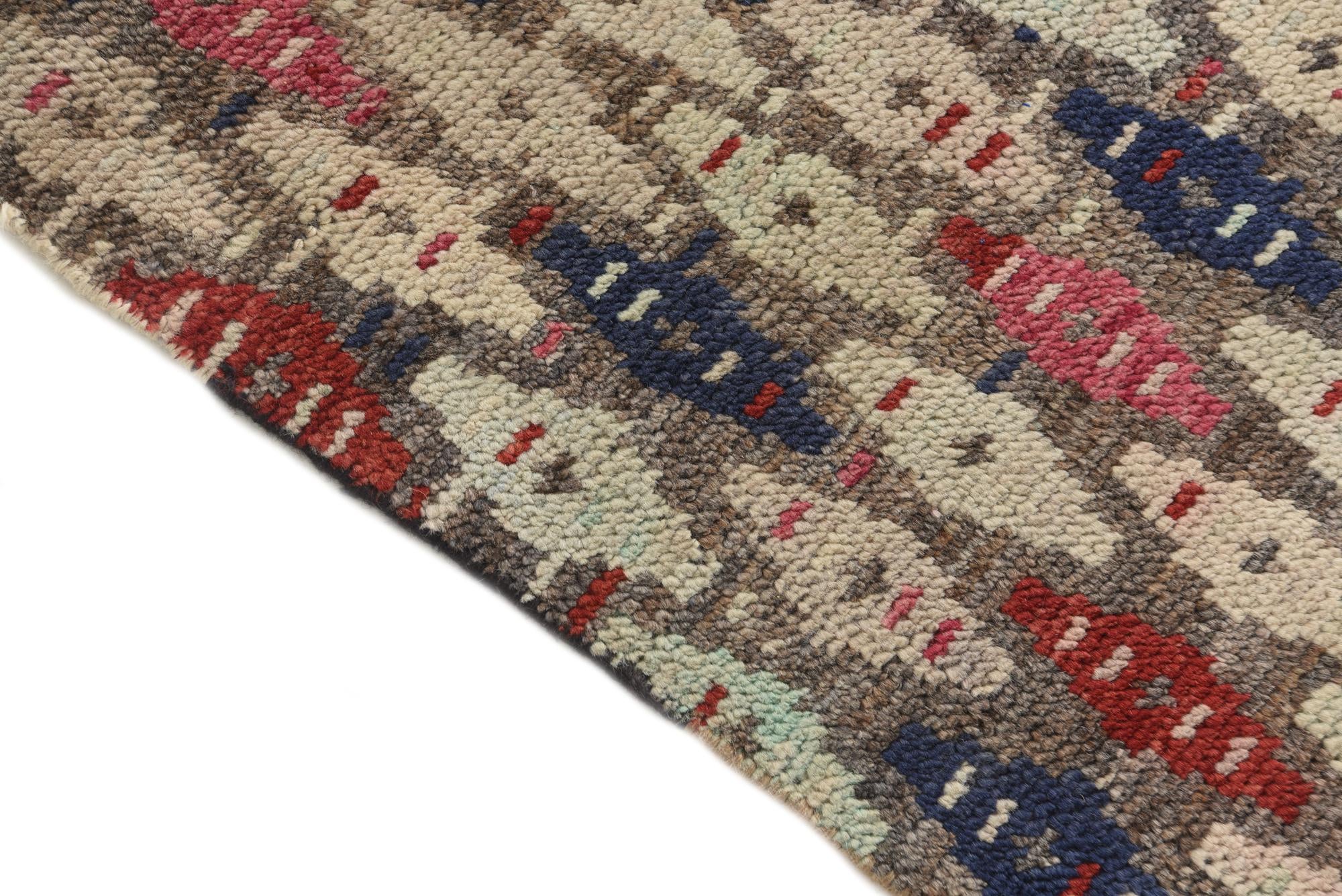 5' 5 x 8' 2 Hand Knotted Darya Wool Rug