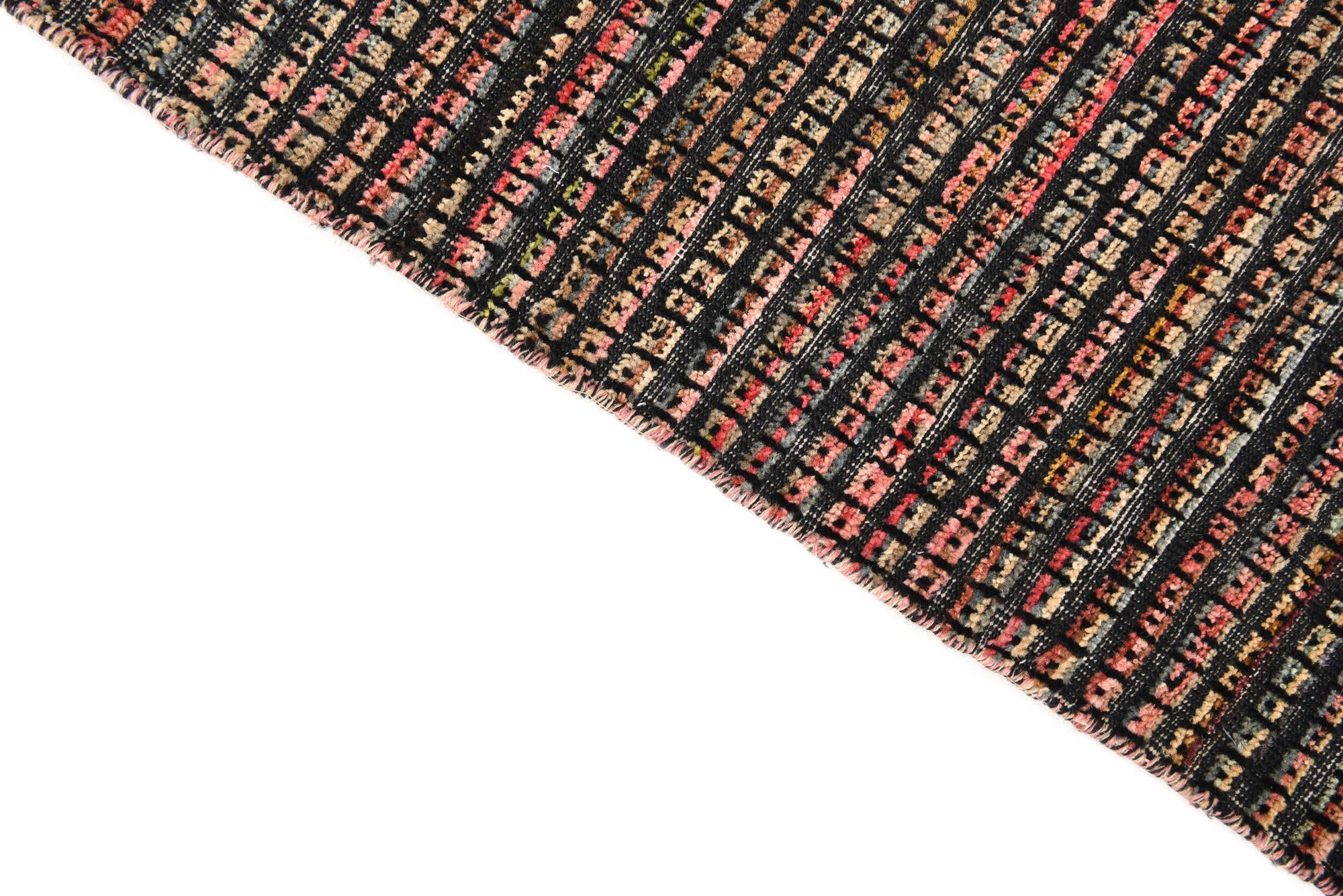 5' 8 x 7' 8 Hand Knotted Darya Wool Rug