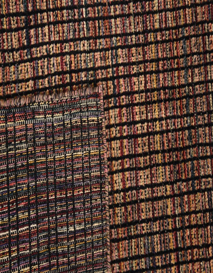 Detail image of 6' 8 x 10'  Hand Knotted Darya Wool Rug