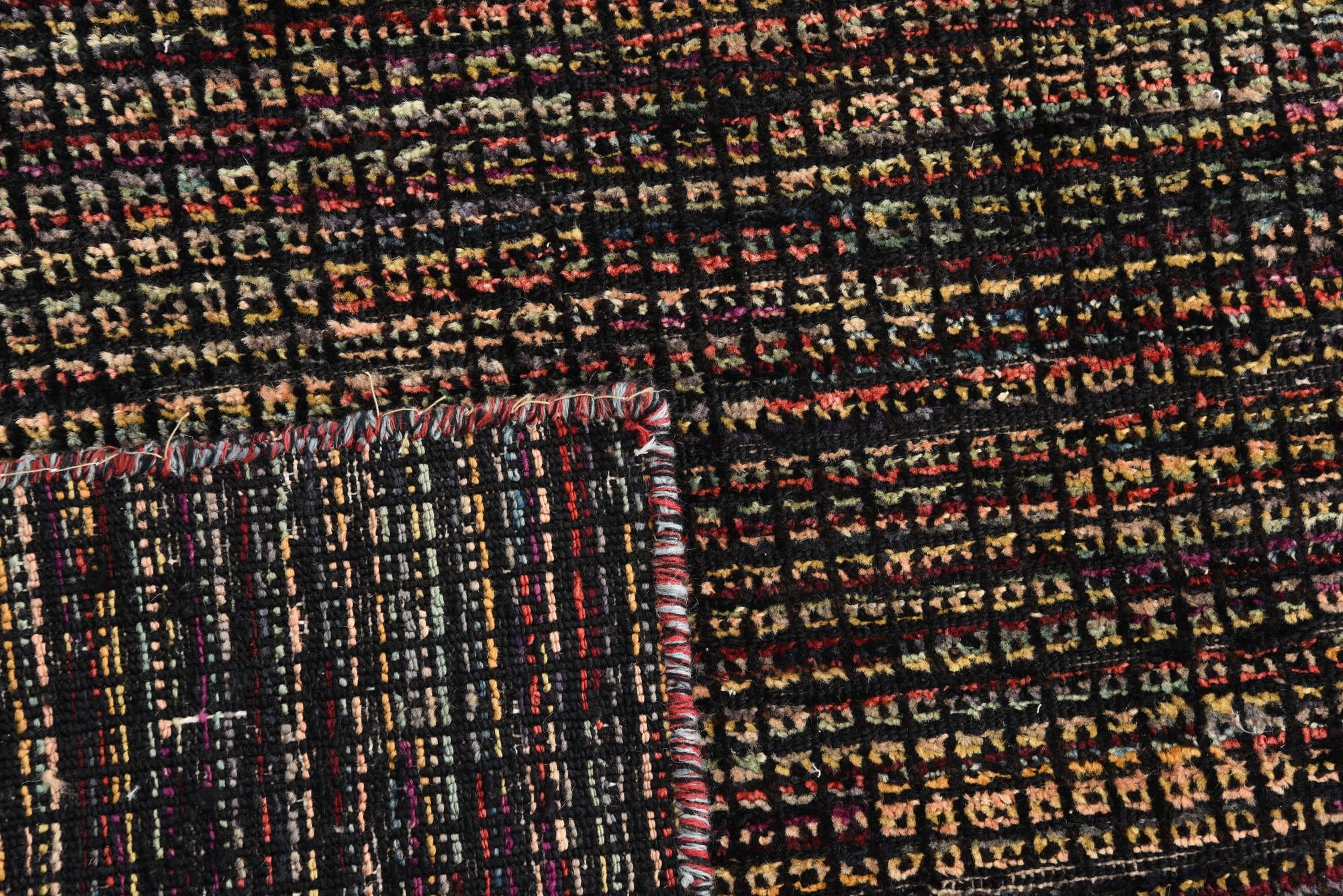 5' 4 x 8' Hand Knotted Darya Wool Rug
