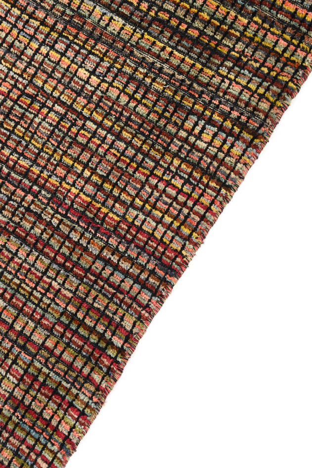 Detail image of 6' 4 x 9' 8 Hand Knotted Darya Wool Rug