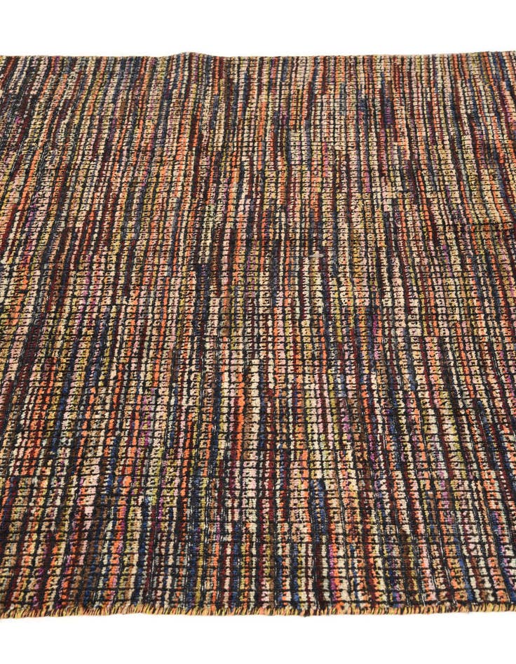 Detail image of 5' x 7' 6 Hand Knotted Darya Wool Rug