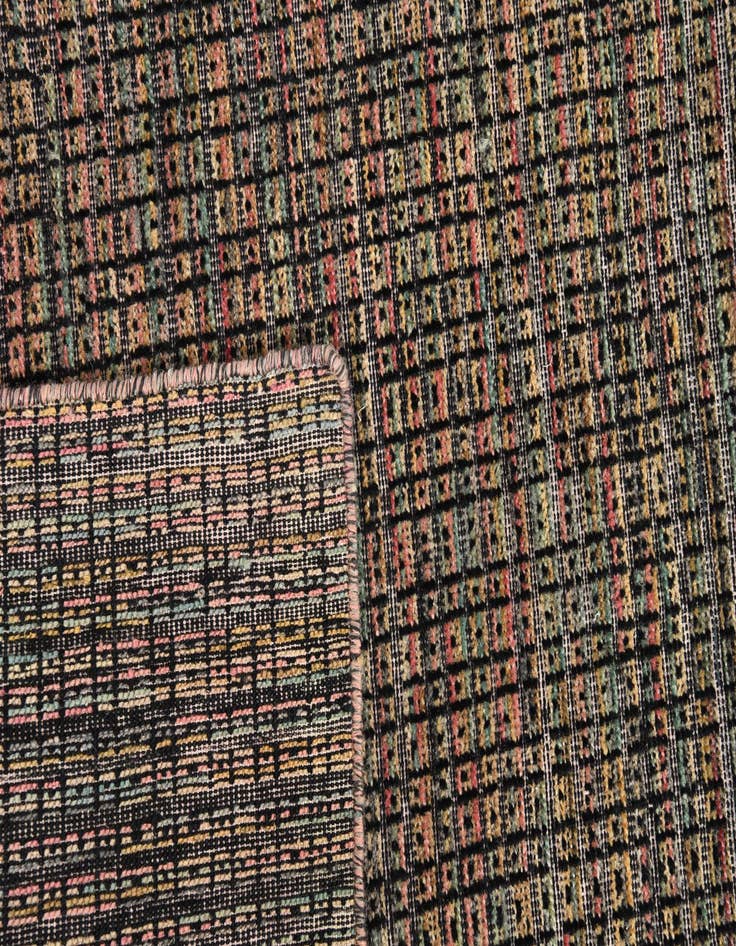 Detail image of 6' 3 x 10' 1  Hand Knotted Darya Wool Rug