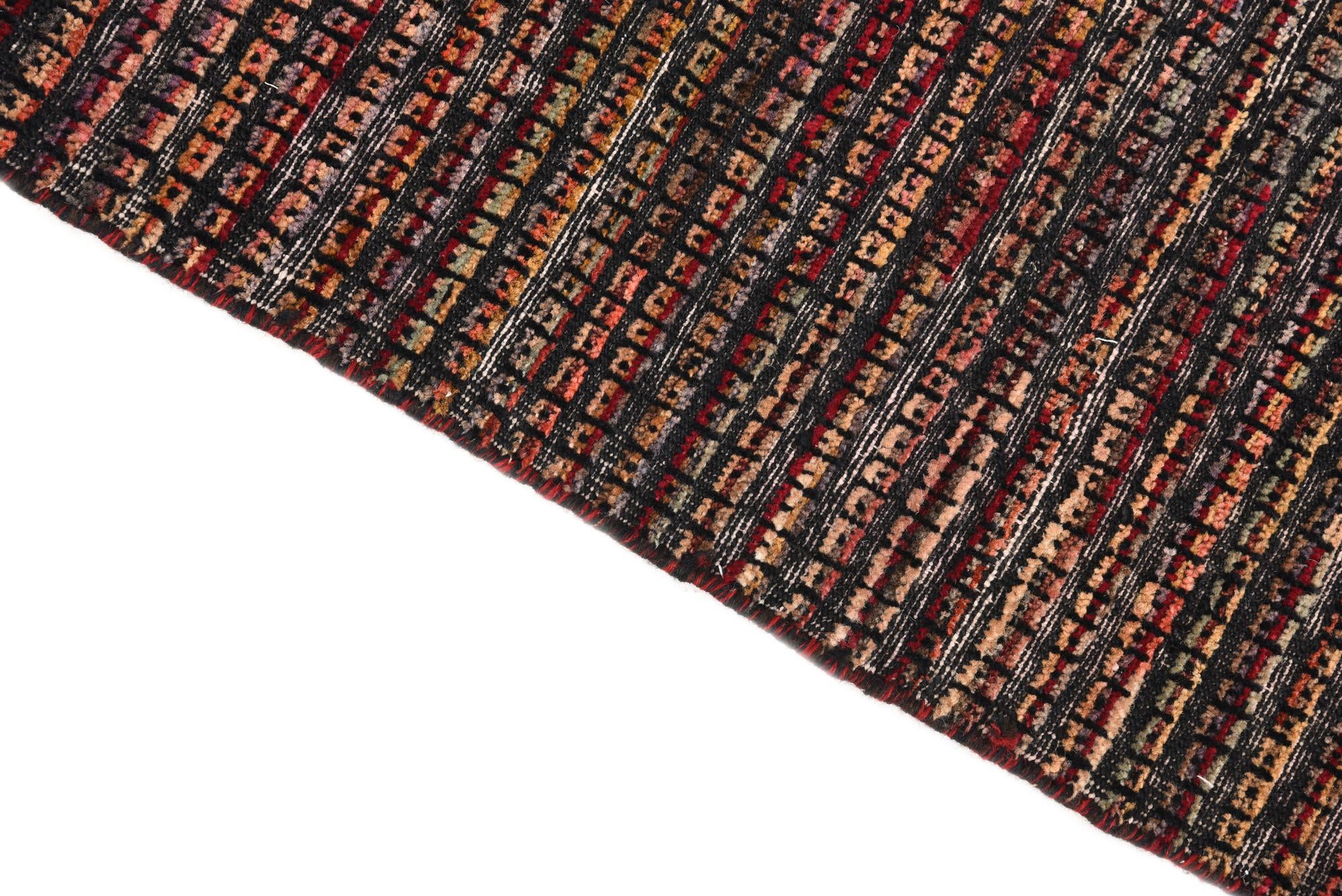 5' 6 x 8' Hand Knotted Darya Wool Rug
