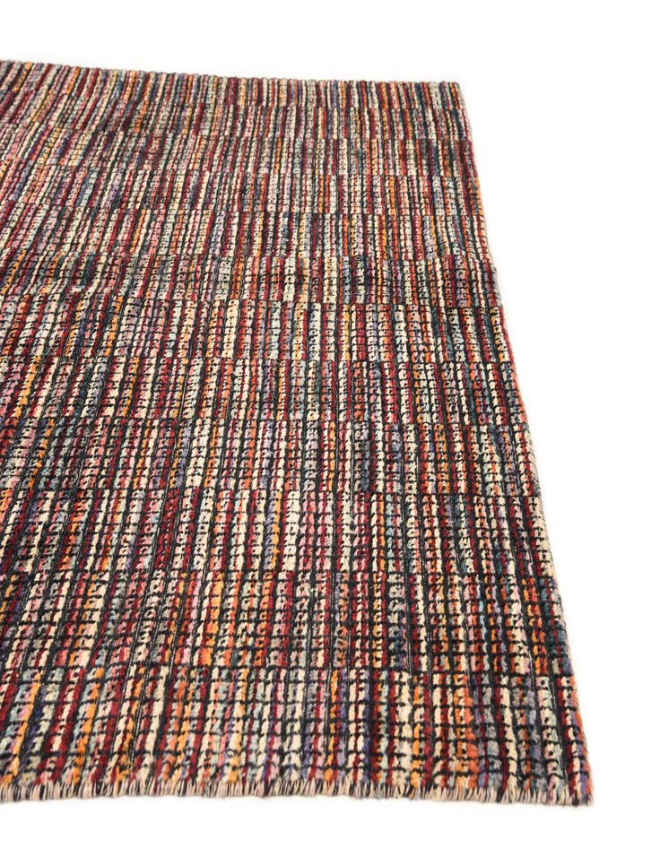 Detail image of 4' 8 x 6' 6  Hand Knotted Darya Wool Rug