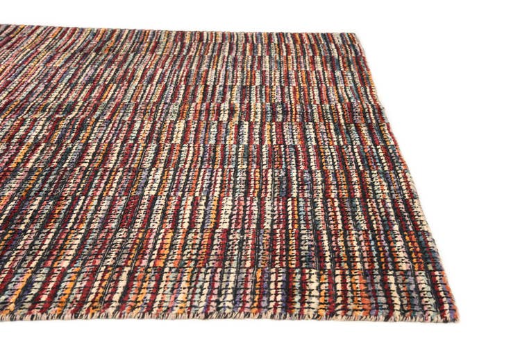 Detail image of 4' 8 x 6' 6 Hand Knotted Darya Wool Rug