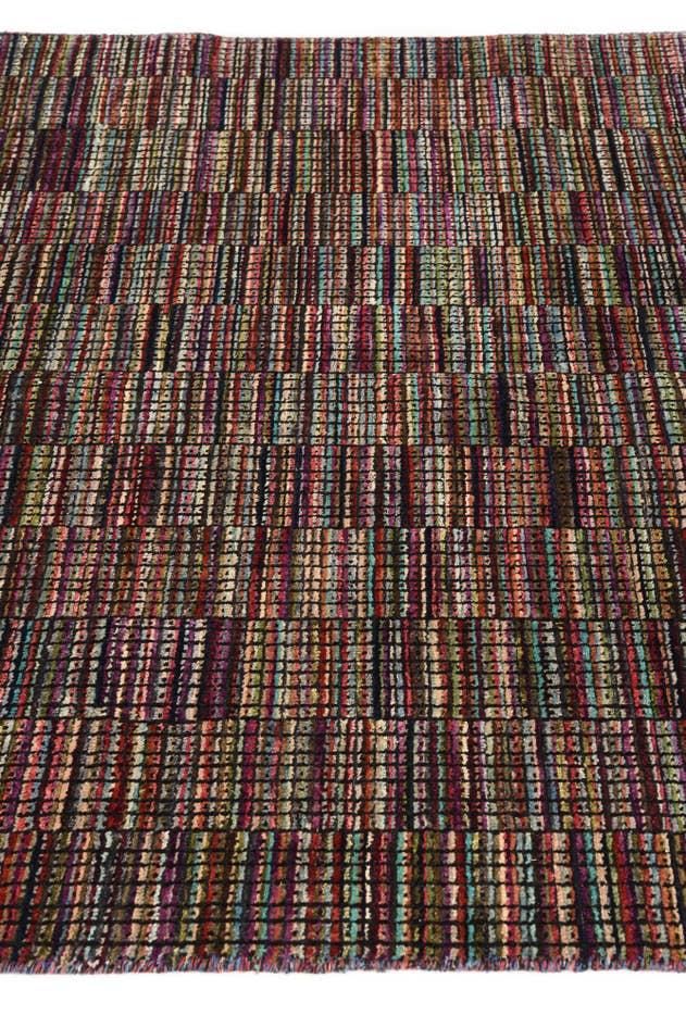 Detail image of 5' 5 x 8' Hand Knotted Darya Wool Rug