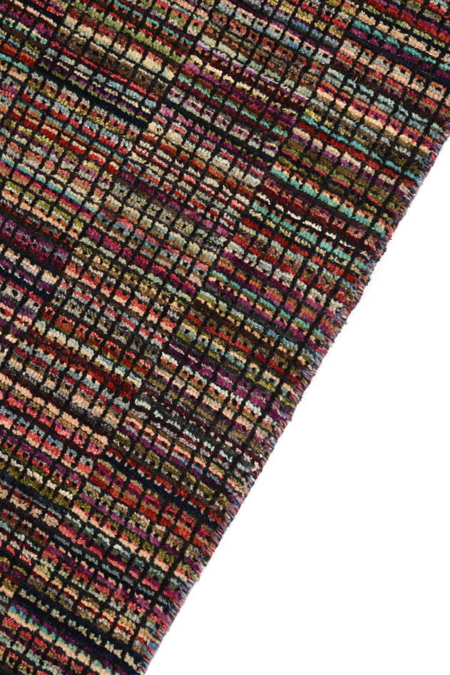 Detail image of 5' 5 x 8' Hand Knotted Darya Wool Rug