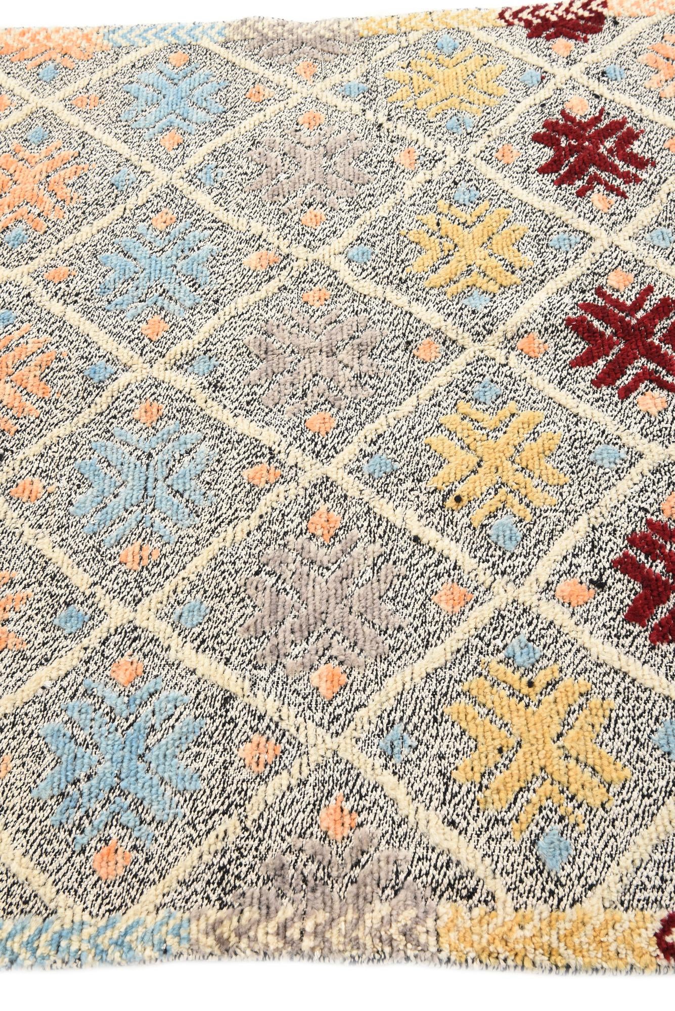 4' 11 x 7' 1 Hand Knotted Darya Wool Rug