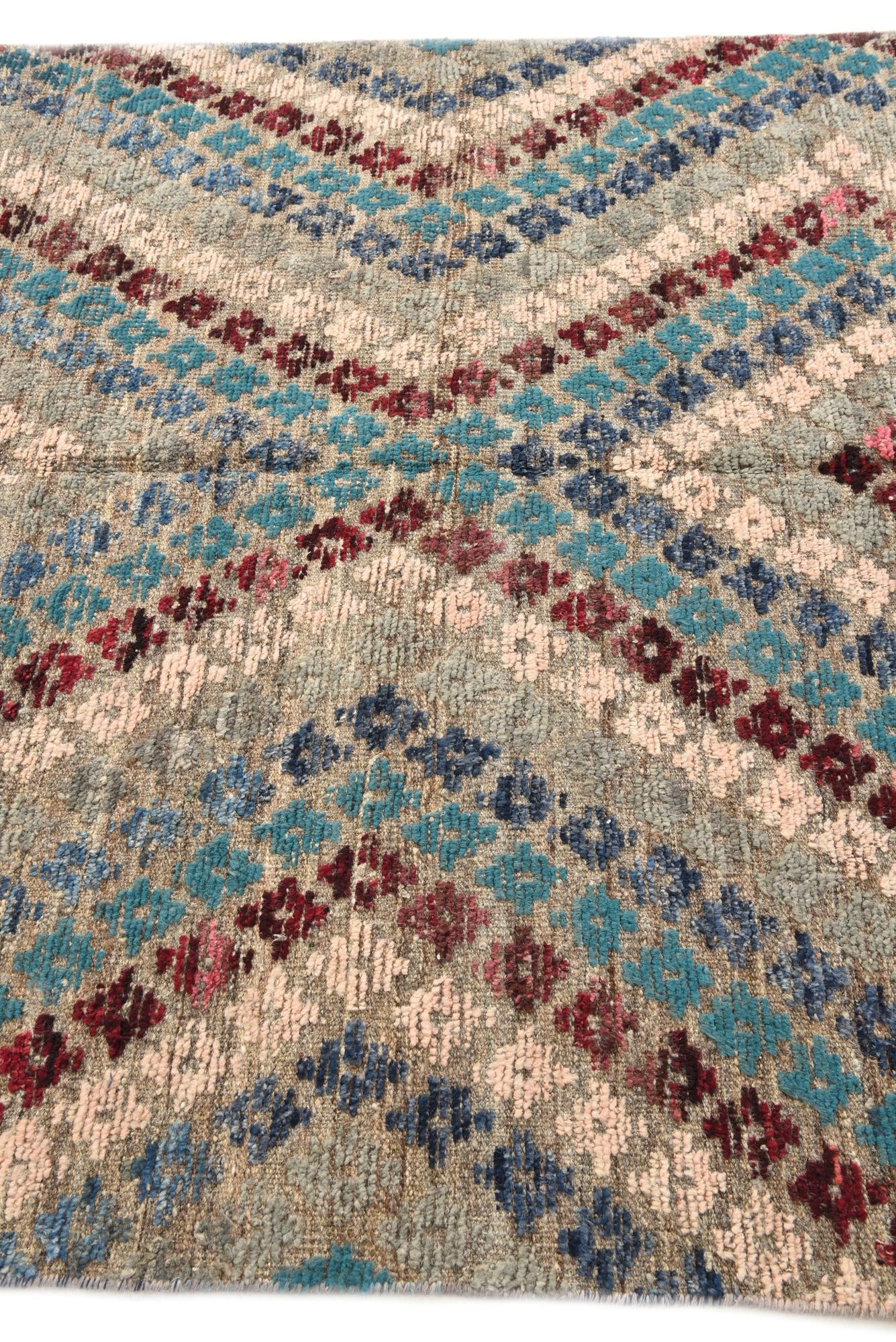 5' 6 x 8' 6 Hand Knotted Darya Wool Rug