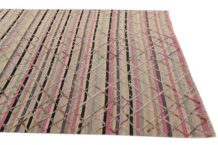 Detail image of 6' 3 x 10' 3 Hand Knotted Darya Wool Rug