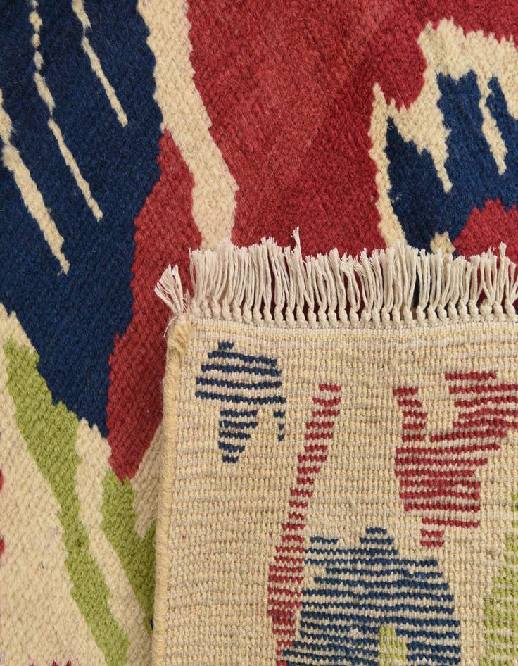 Detail image of 5' 4 x 8'  Hand Knotted Darya Wool Rug