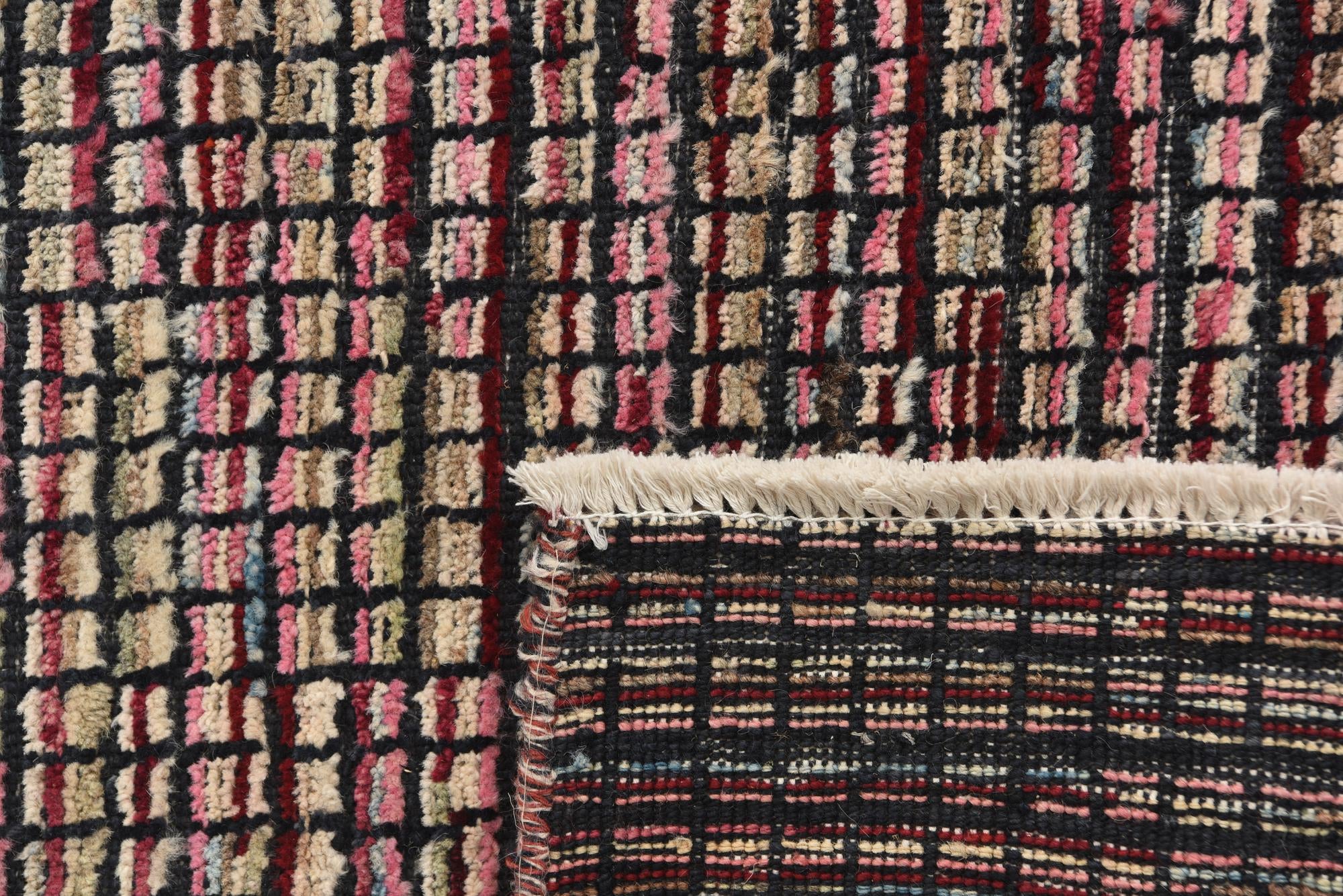 5' 8 x 8' Hand Knotted Darya Wool Rug