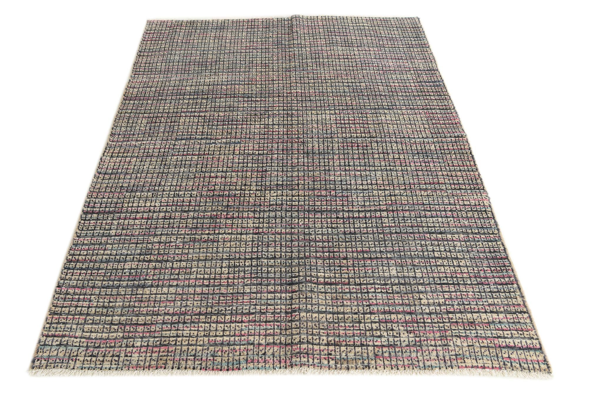 4' 9 x 6' 3 Hand Knotted Darya Wool Rug
