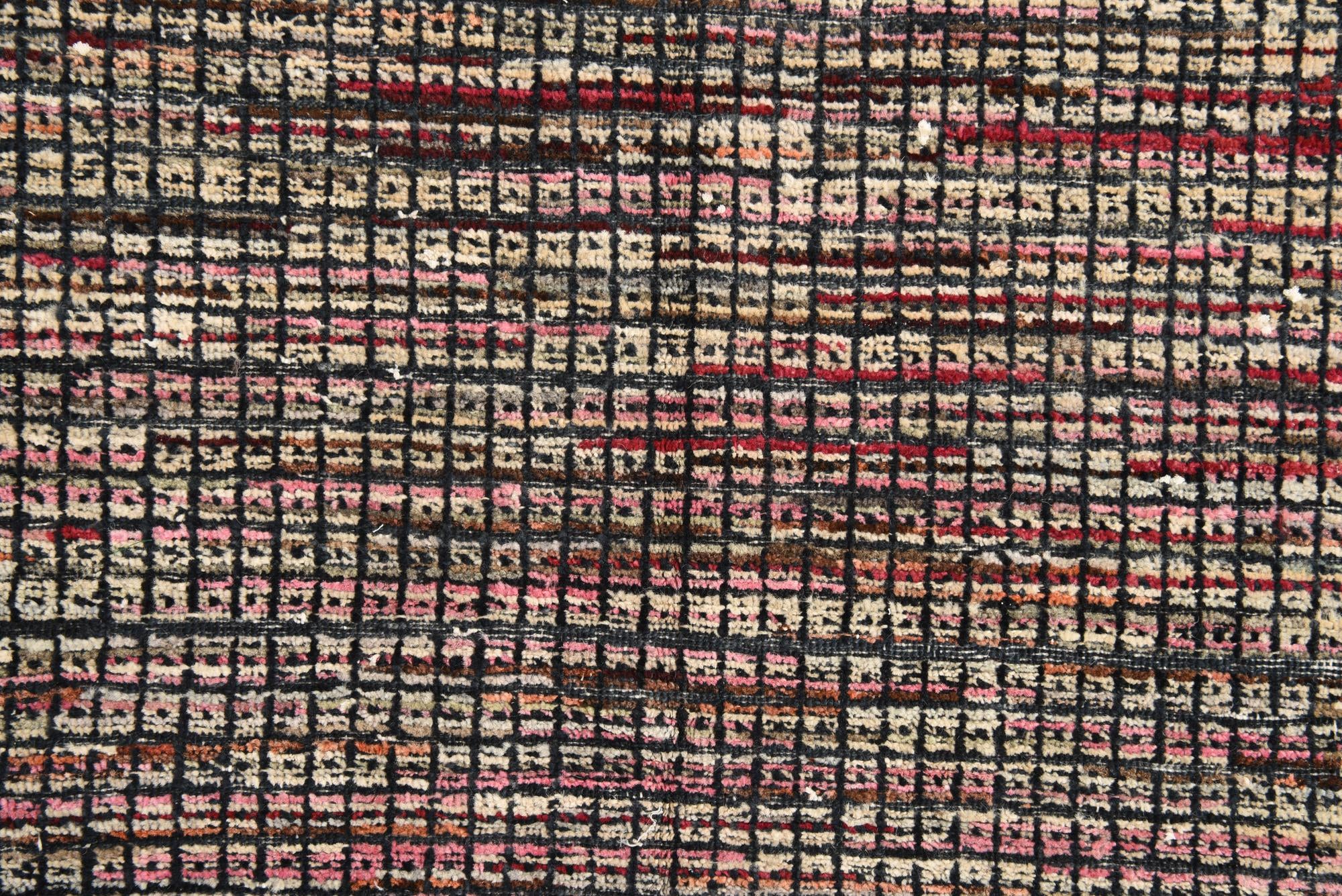 5' 6 x 8' 2 Hand Knotted Darya Wool Rug