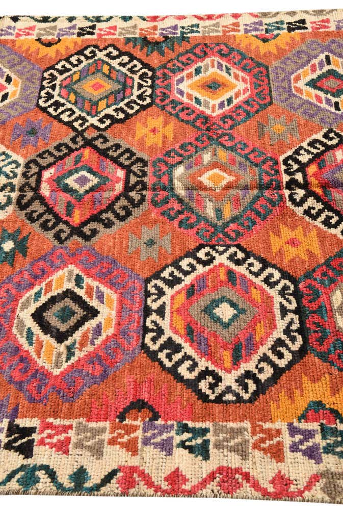 5' x 7' Hand Knotted Darya Wool Rug
