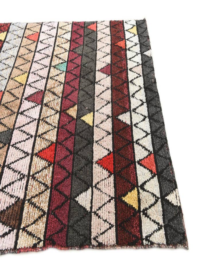 Detail image of 6' 5 x 10' 3 Hand Knotted Darya Wool Rug