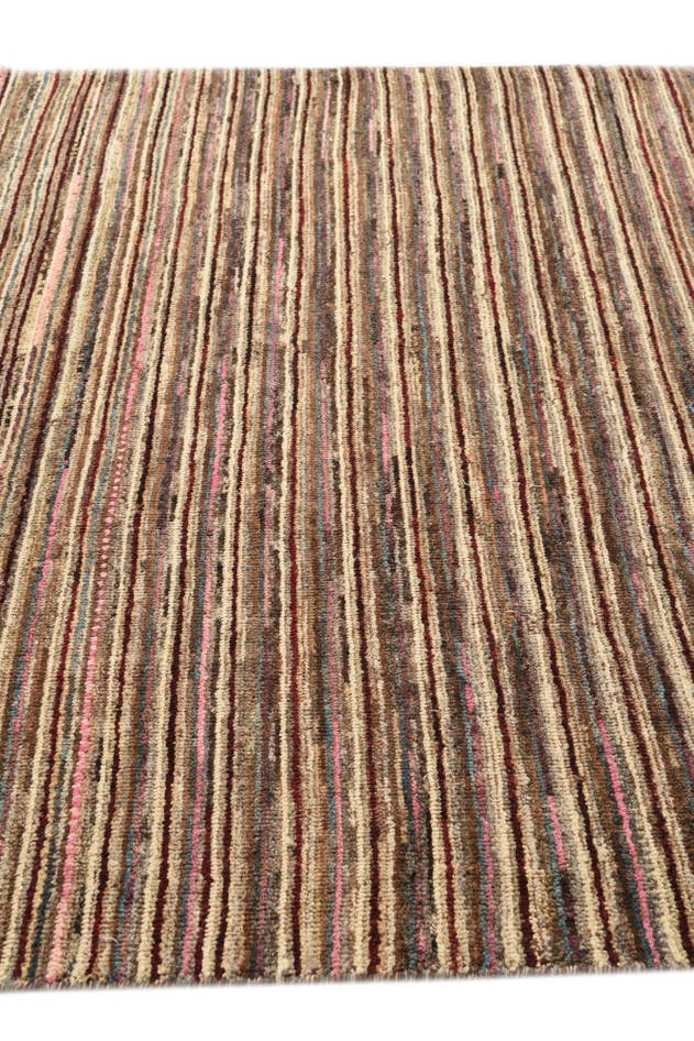 Detail image of 6' 4 x 9' 11 Hand Knotted Darya Wool Rug