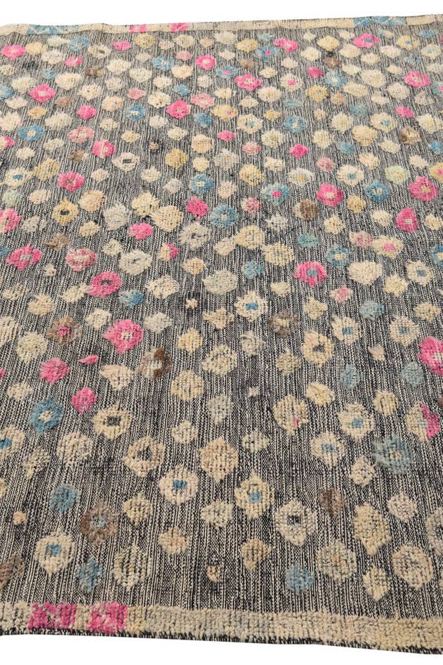 Detail image of 8' 6 x 10' Hand Knotted Darya Wool Rug