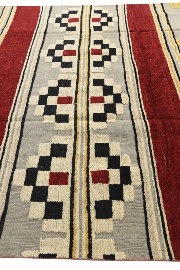 Detail image of 8' 4 x 10' 1 Hand Knotted Darya Wool Rug