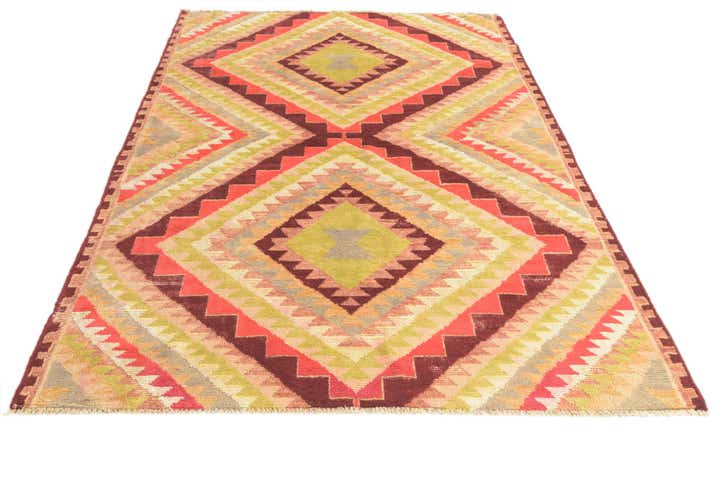 5' 6 x 8' Hand Knotted Darya Rug