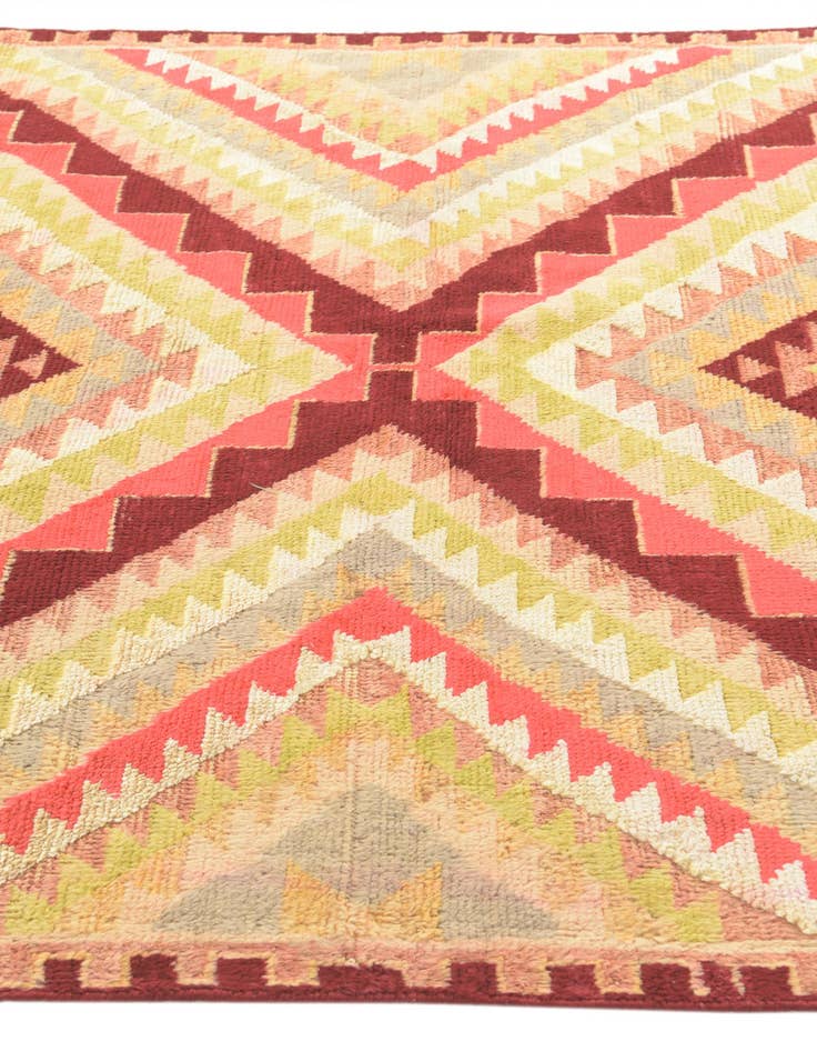 Detail image of 5' 6 x 8'  Hand Knotted Darya Rug