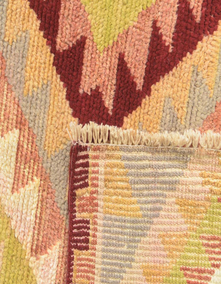 Detail image of 5' 6 x 8'  Hand Knotted Darya Rug