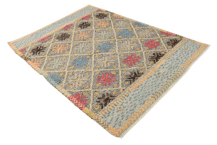 Detail image of 5' x 6' 10 Hand Knotted Darya Wool Rug