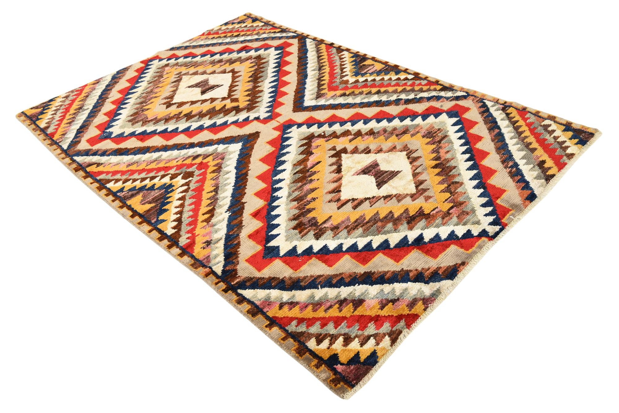 5' 4 x 8' Hand Knotted Darya Rug