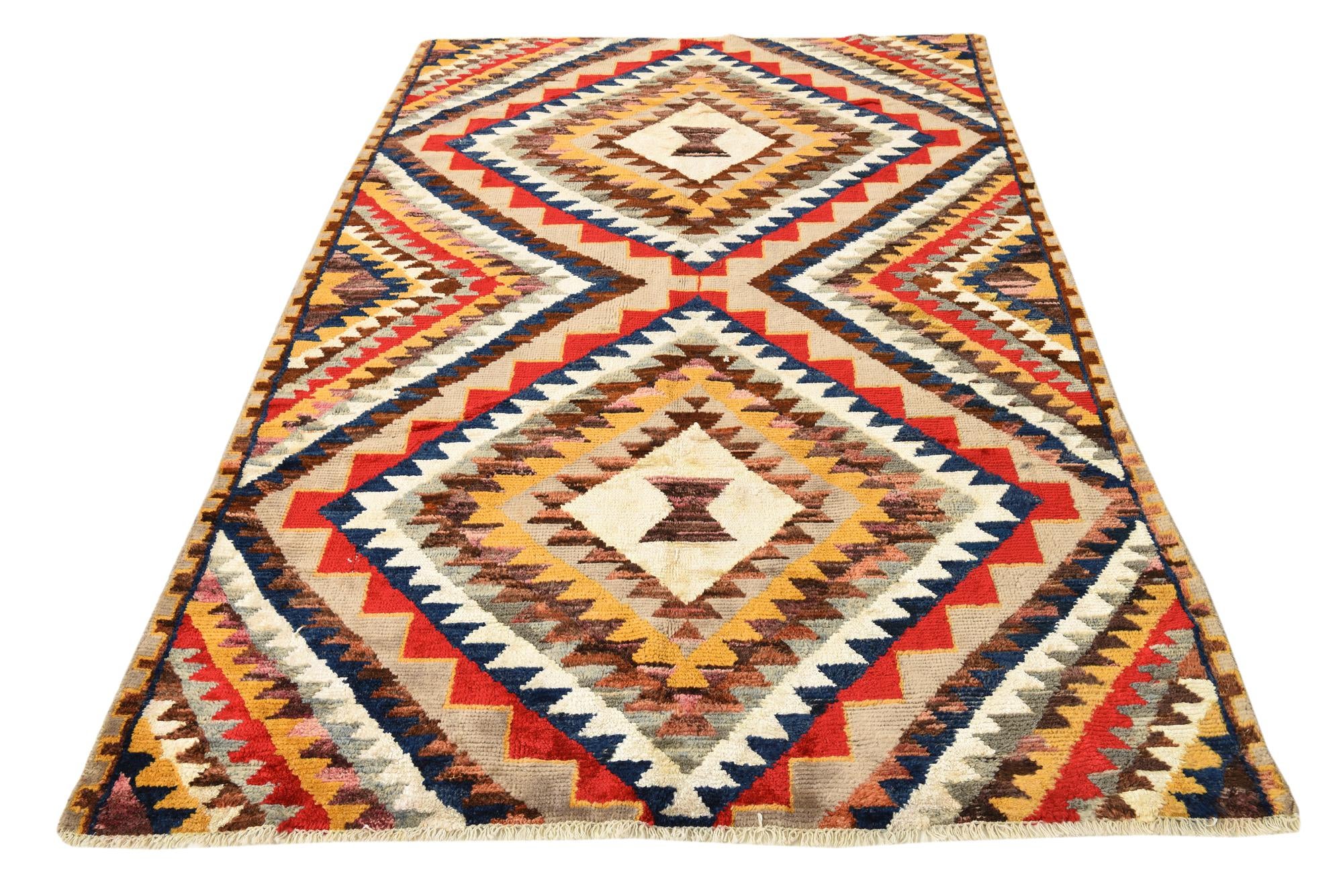 5' 4 x 8' Hand Knotted Darya Rug
