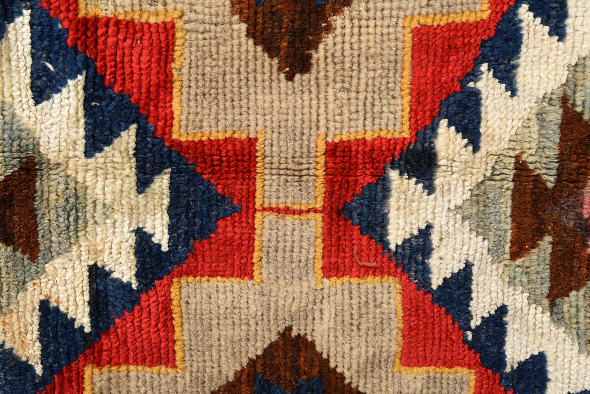 5' 4 x 8' Hand Knotted Darya Rug