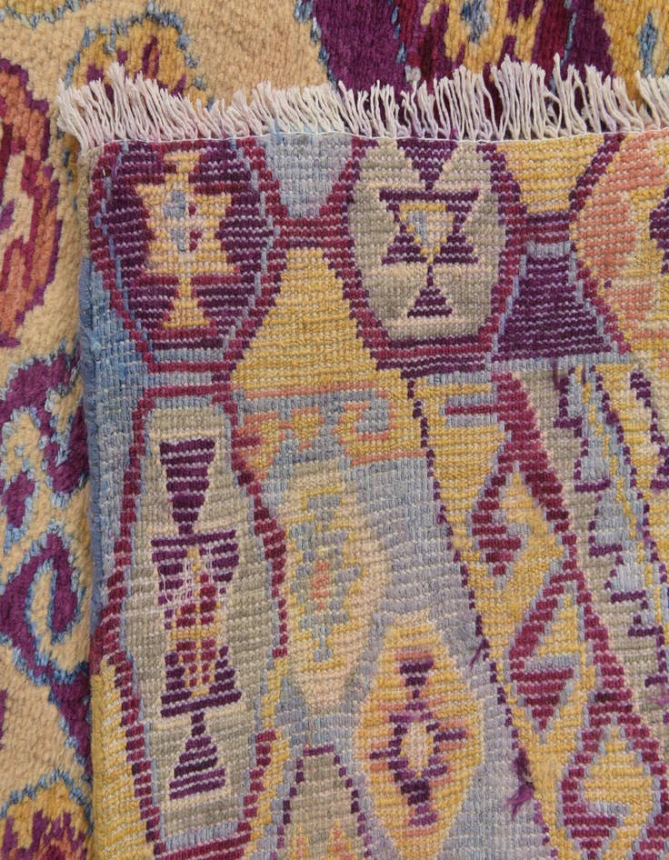 Detail image of 5' 9 x 7' 8  Hand Knotted Darya Rug