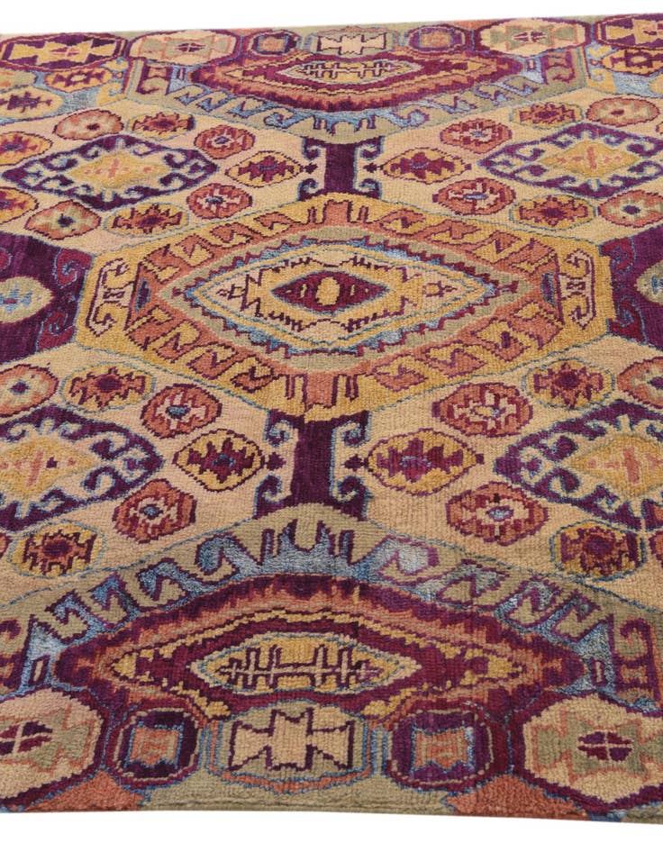 Detail image of 5' 9 x 7' 8  Hand Knotted Darya Rug