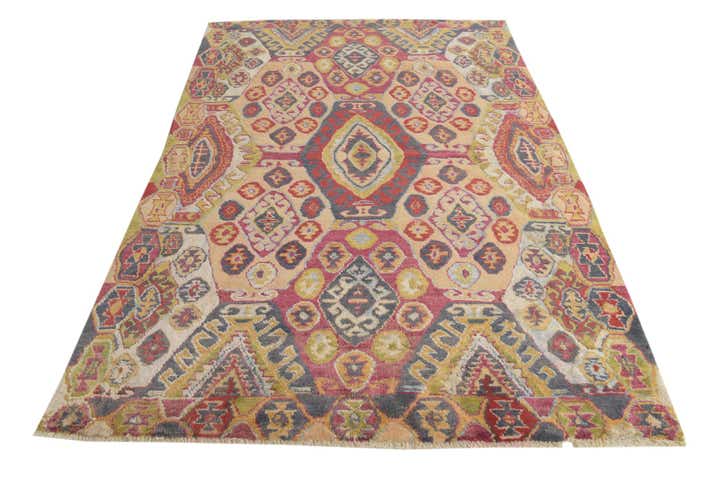 5' 4 x 8' Hand Knotted Darya Rug