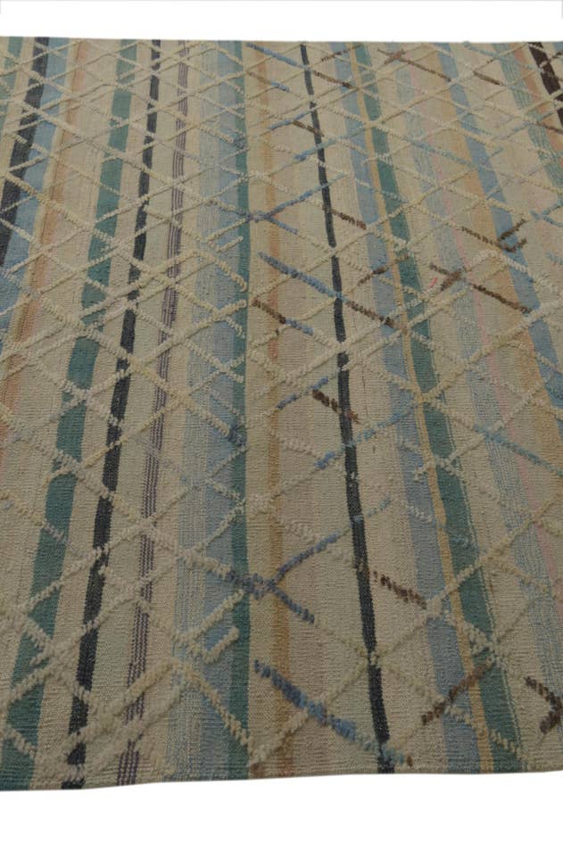 Detail image of 6' 7 x 10' 1 Hand Knotted Darya Wool Rug