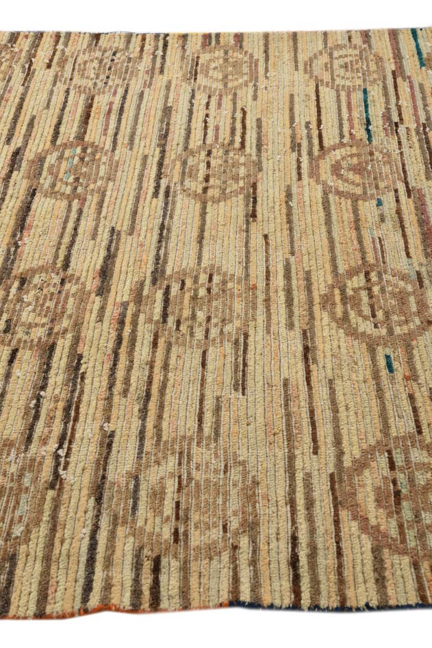 Detail image of 6' 2 x 9' 8 Hand Knotted Darya Wool Rug