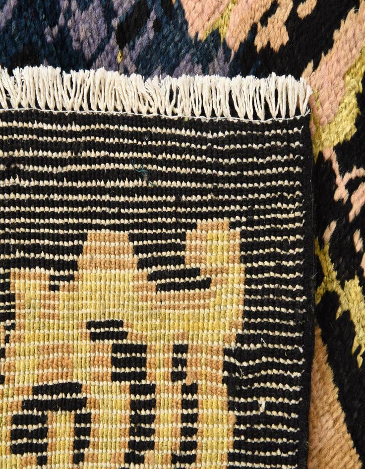 Detail image of 7' 9 x 10' 2  Hand Knotted Darya Rug