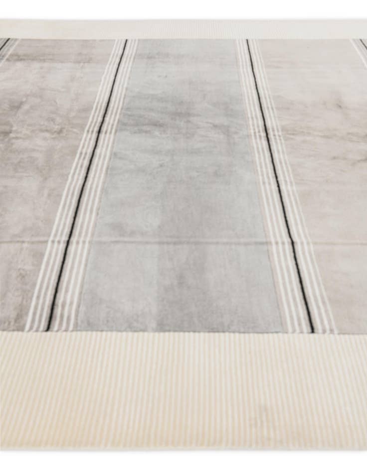 Detail image of 7' 9 x 9' 10  Hand Knotted Darya Wool Rug