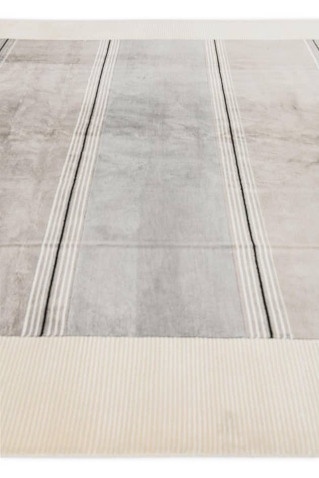 Detail image of 7' 9 x 9' 10 Hand Knotted Darya Wool Rug