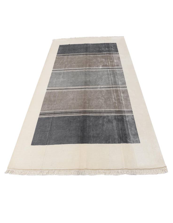 Detail image of 7' 10 x 9' 10  Hand Knotted Darya Wool Rug