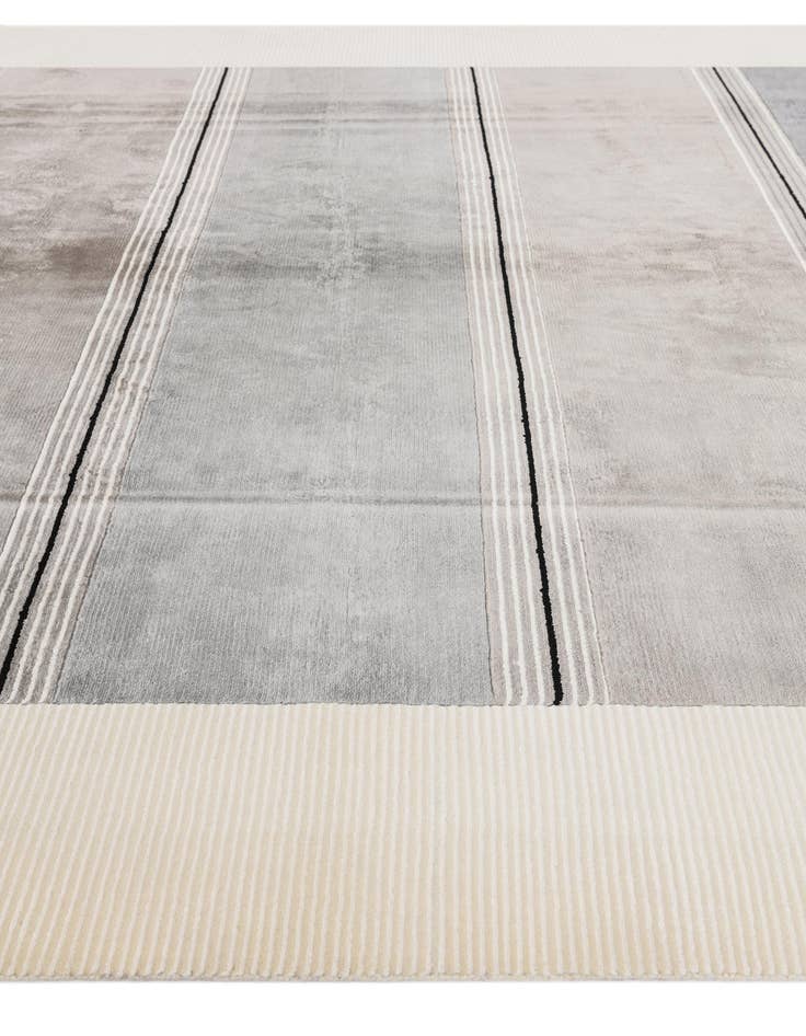 Detail image of 7' 10 x 9' 10  Hand Knotted Darya Wool Rug