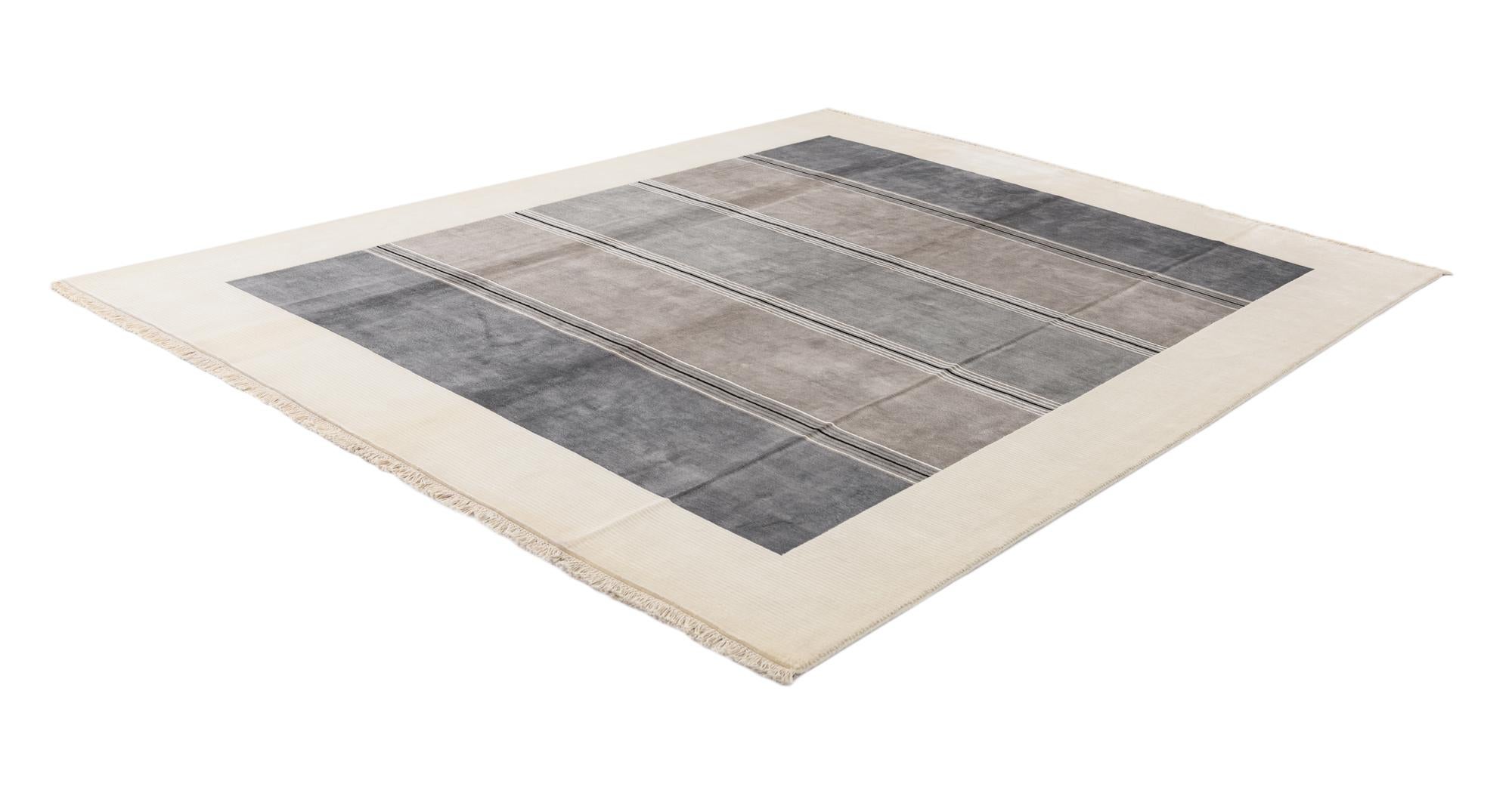 7' 9 x 9' 8 Hand Knotted Darya Wool Rug