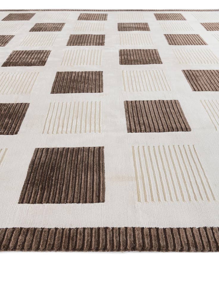 Detail image of 8' 2 x 12'  Hand Knotted Darya Wool Rug