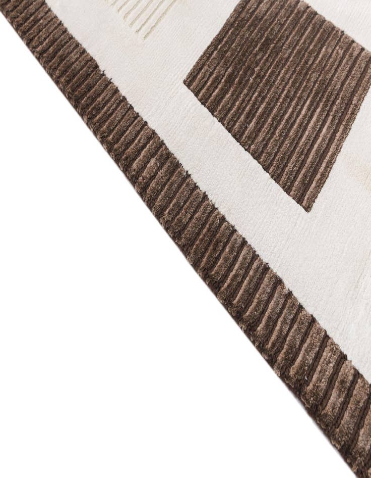 Detail image of 8' 2 x 12'  Hand Knotted Darya Wool Rug