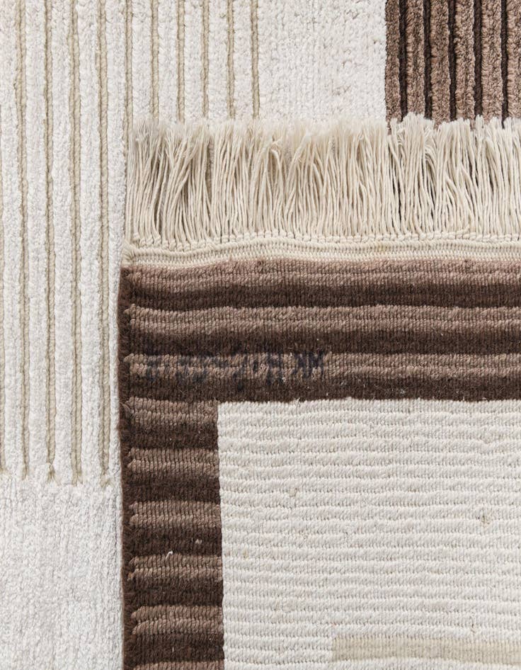 Detail image of 8' 2 x 12'  Hand Knotted Darya Wool Rug