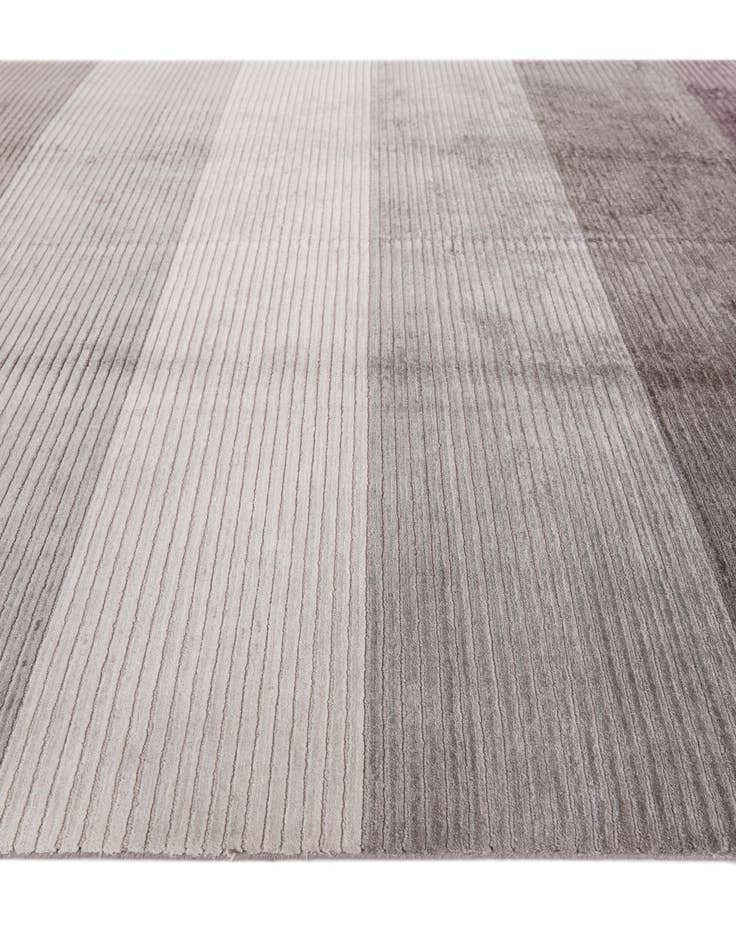 Detail image of 6' 7 x 9' 10  Hand Knotted Darya Wool Rug